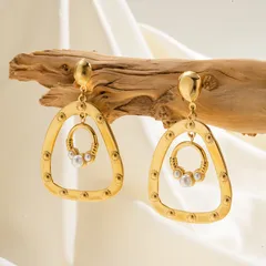 1 Par Casual Triángulo Pulido Acero Inoxidable 304 Perla Artificial Chapados En Oro De 18K Aretes