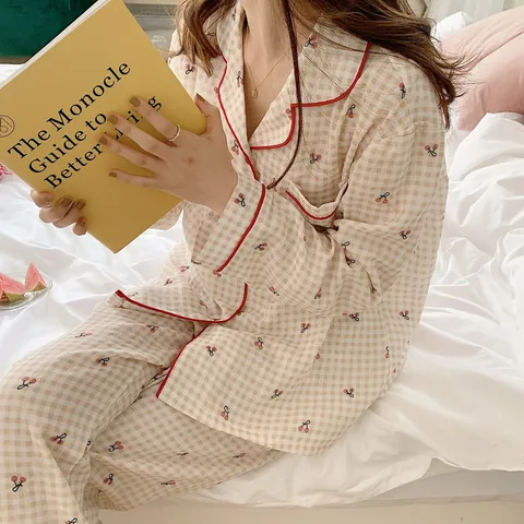 estilo Plaid Cherry pijamas Mujer Primavera y otoño manga larga desgaste exterior de alto grado desgaste doméstico de las mujeres conjunto de dos piezas una generación